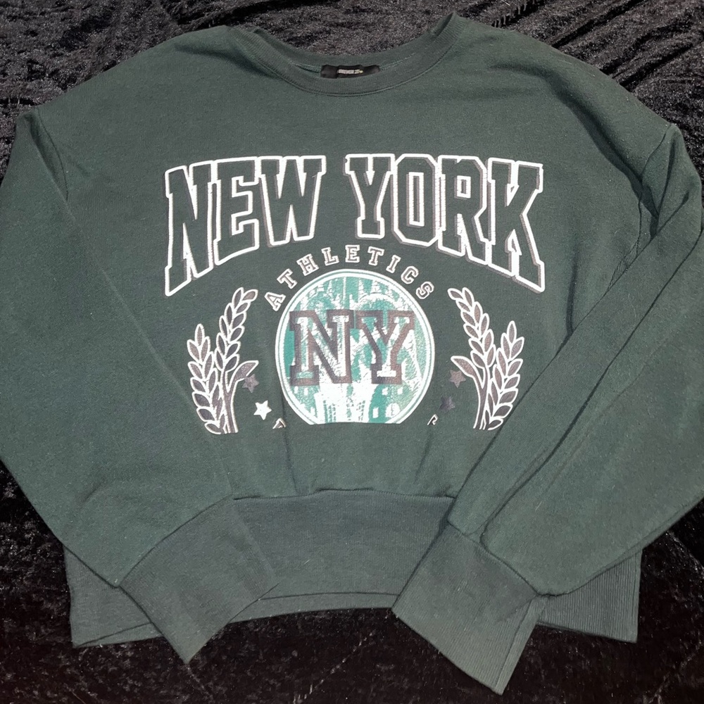 Green New York sweatshirt